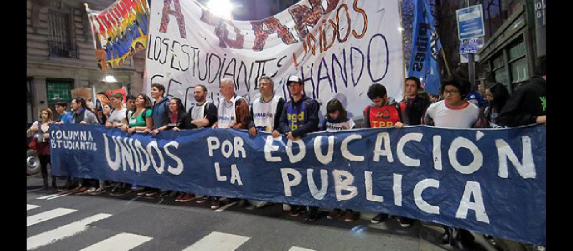 Cae el sueldo docente argentino a nivel mundial
