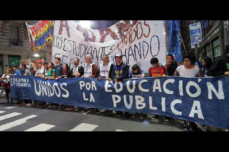 Cae el sueldo docente argentino a nivel mundial