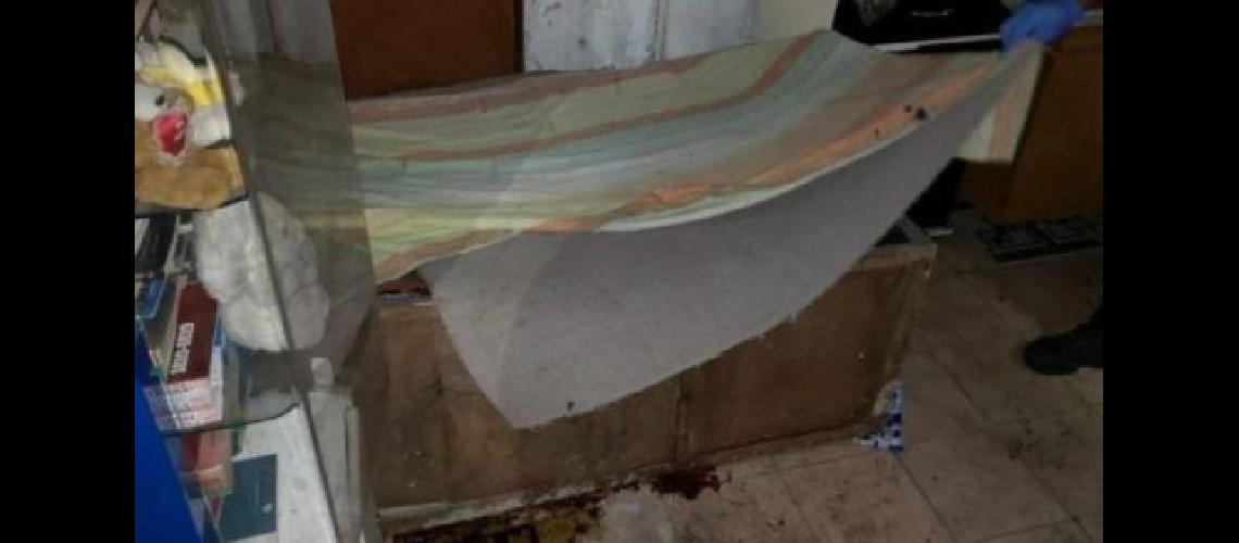 Detienen a dos hijos de la mujer que confesoacute haber matado a su marido y esconderlo en el ropero