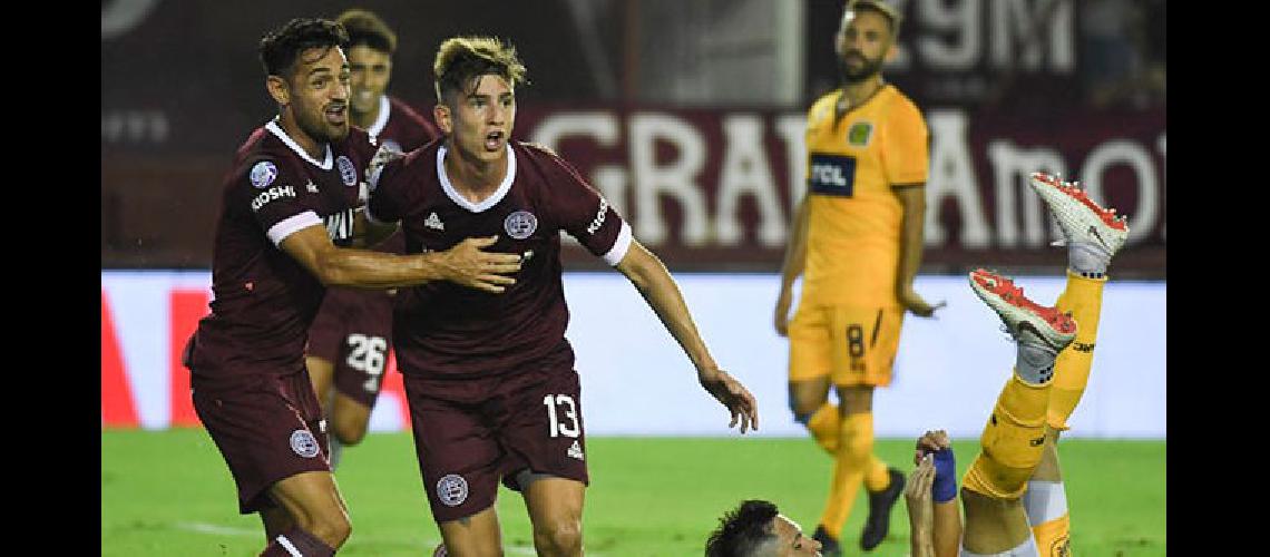 Tomaacutes Belmonte grita su gol el que abrioacute el camino del triunfo frente al Canalla