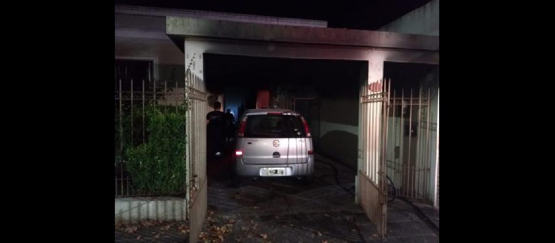 Un traacutegico incendio en Villa Galicia terminoacute con cuatro muertos