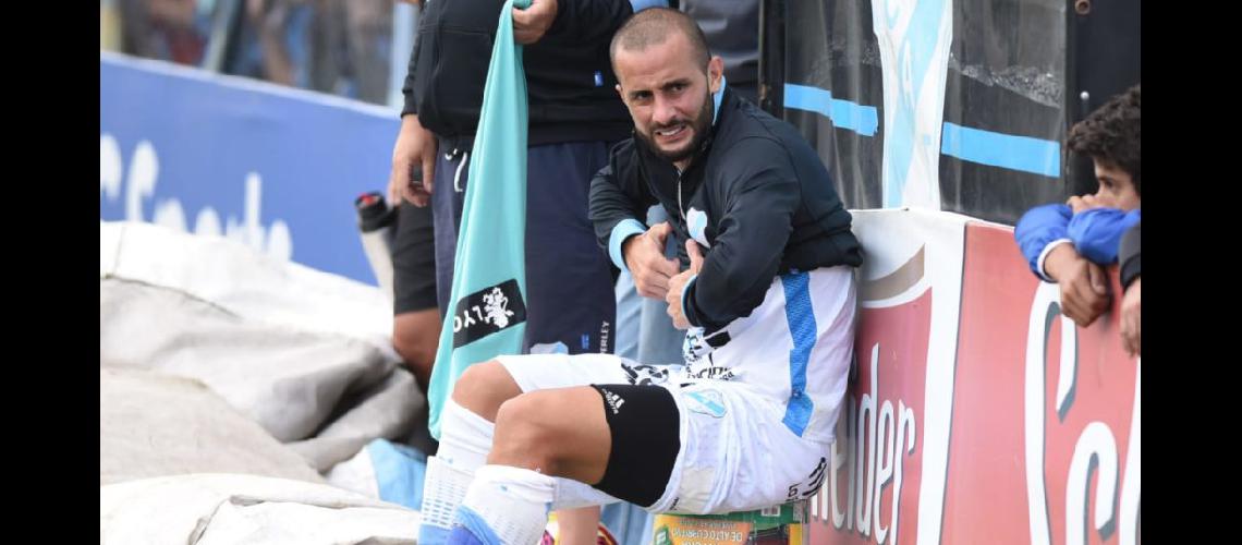 Mauro Guevgeoziaacuten sufrioacute un esguince de tobillo en los primeros minutos del partido