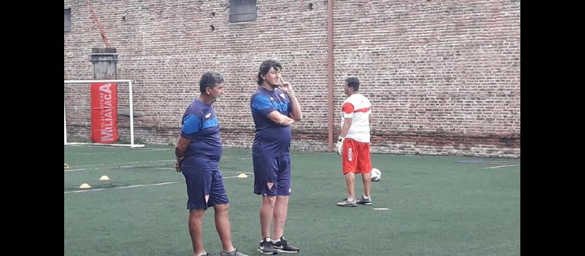 El teacutecnico no le dio descanso y este martes trabajaron en el Gallardoacuten