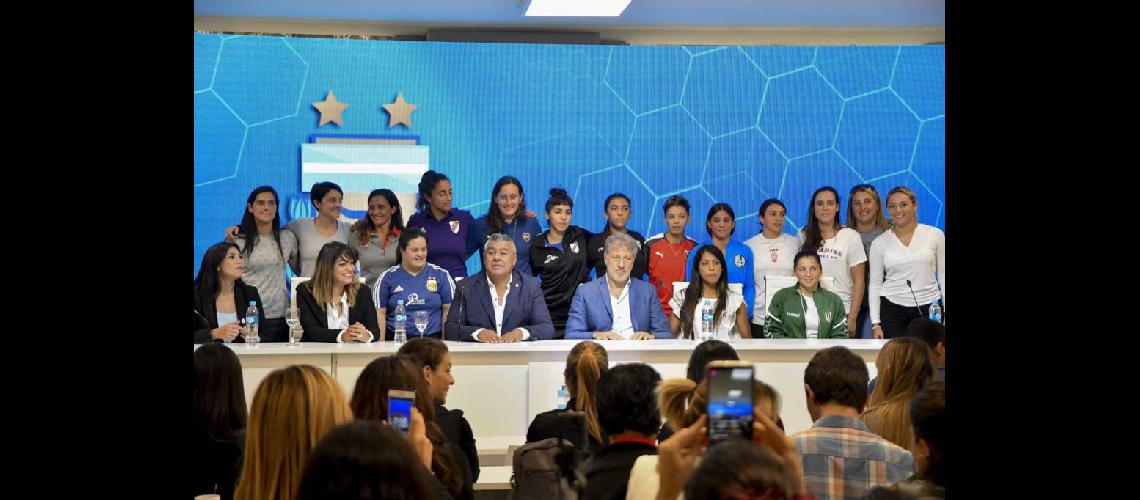 En conferencia estuvieron referentes de los distintos equipos y la presidente de Banfield Barbuto