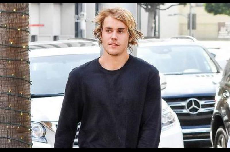 Justin Bieber se retira de la muacutesica