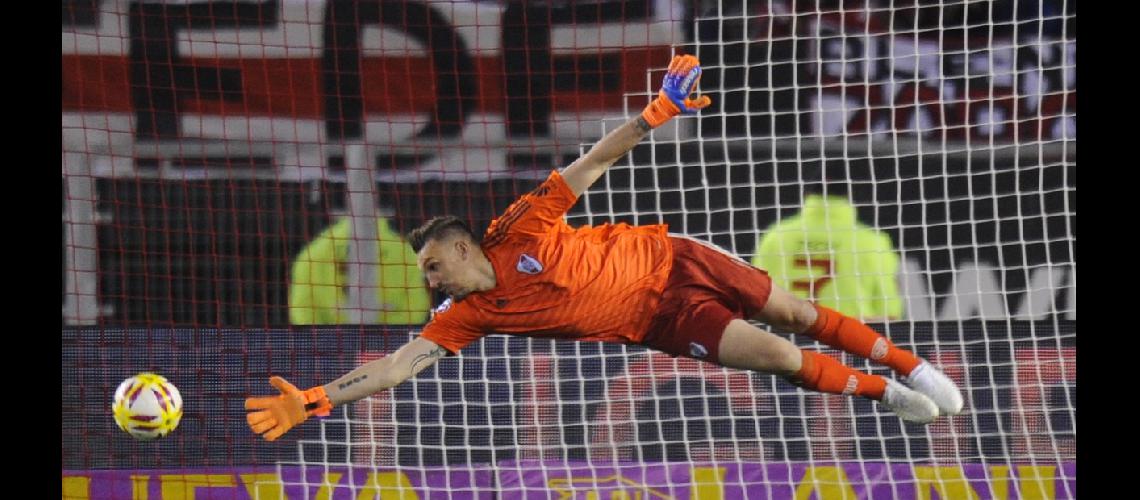 Armani se perderiacutea al menos tres partidos entre la Superliga y la Copa