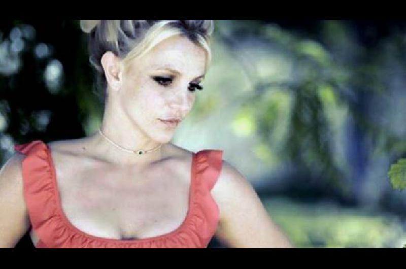 Britney Spears internada en una cliacutenica psiquiaacutetrica
