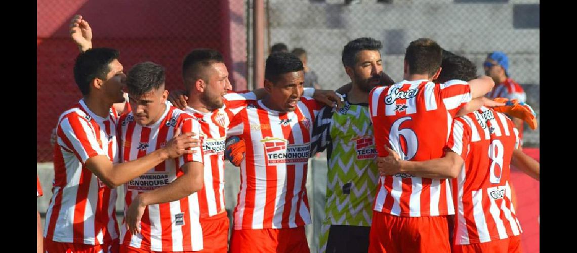 Maxi Badell anotoacute el gol del Albirrojo
