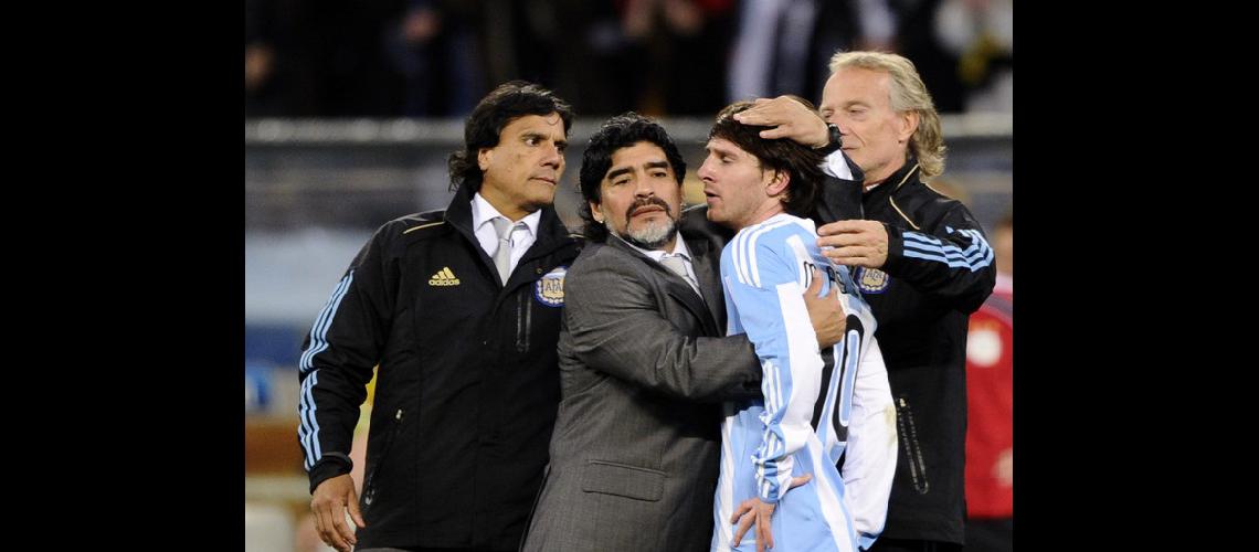 quotEn el Barcelona hace cosas que en la Seleccioacuten noquot afirmoacute el ex jugador