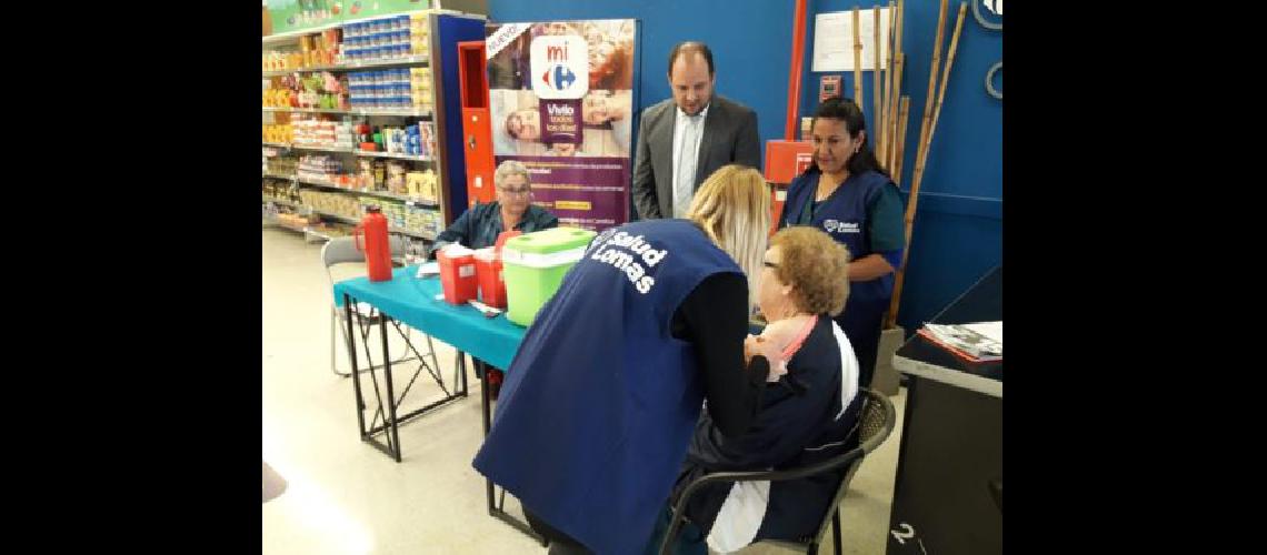 Semana de la Vacunacioacuten- aplican las dosis en puestos fijos y moacuteviles en Lomas