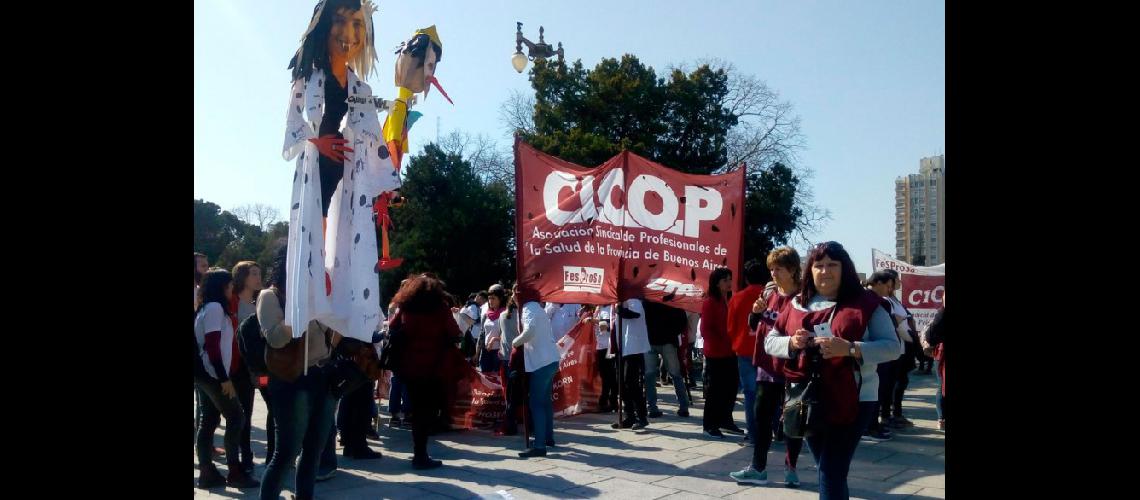 Huelga- los 80 hospitales bonaerenses le reclaman a Vidal que cumpla sus promesas