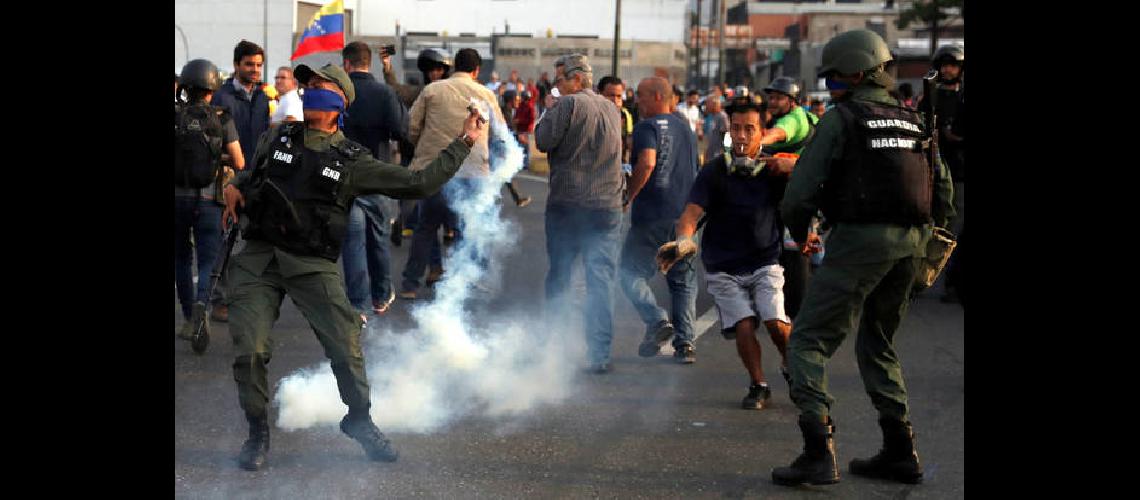Venezuela- la oposicioacuten a Maduro insta a un golpe de Estado