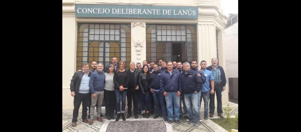 Los trabajadores de Expreso Lomas llevan su reclamo a los Concejos Deliberantes