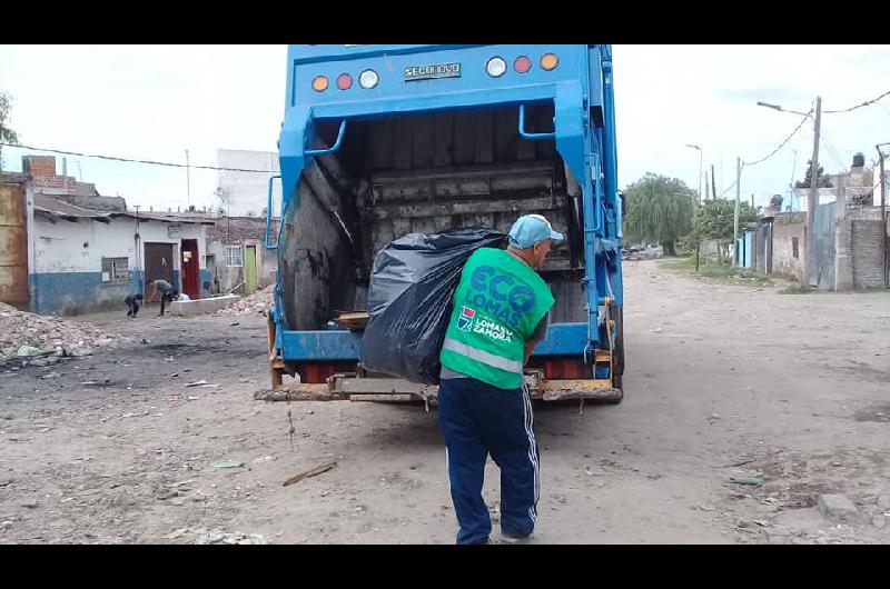 A traveacutes del Programa Eco Lomas se realizan operativos de limpieza y mantenimiento en barrios La Cava Gabriel Miroacute 8 de Diciembre y las colectoras de Camino Negro