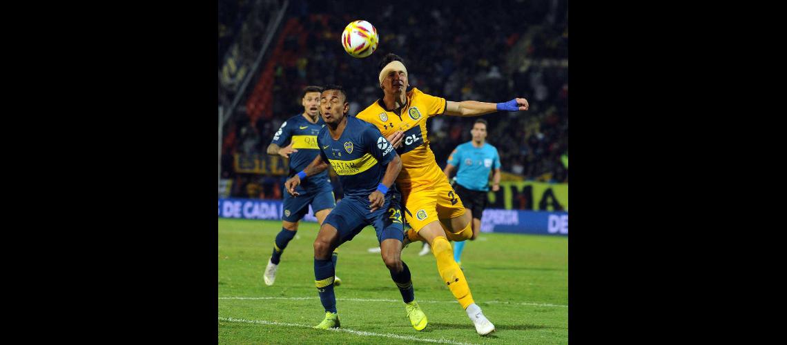 El colombiano Villa fue el jugador maacutes desequilibrante de la final de la Supercopa Argentina