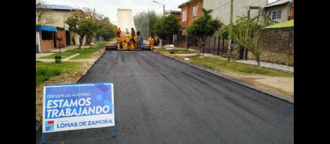 Mejoran accesos claves y ponen luces LED en calles de Centenario