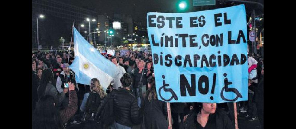 Una protesta frente a la Quinta de Olivos contra el ajuste en discapacidad
