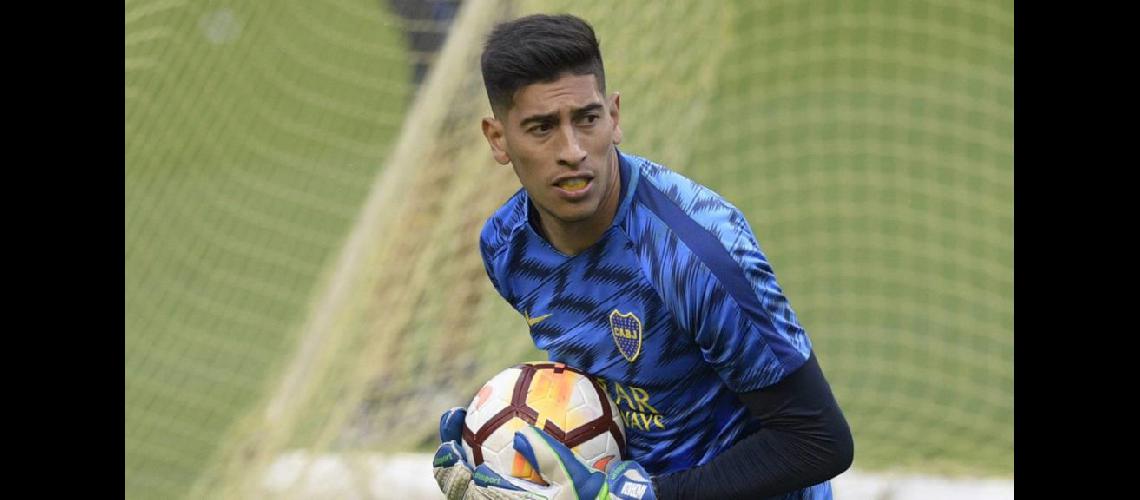 Andrada que firmoacute el antildeo pasado por cuatro antildeos extendioacute su viacutenculo por una temporada maacutes 