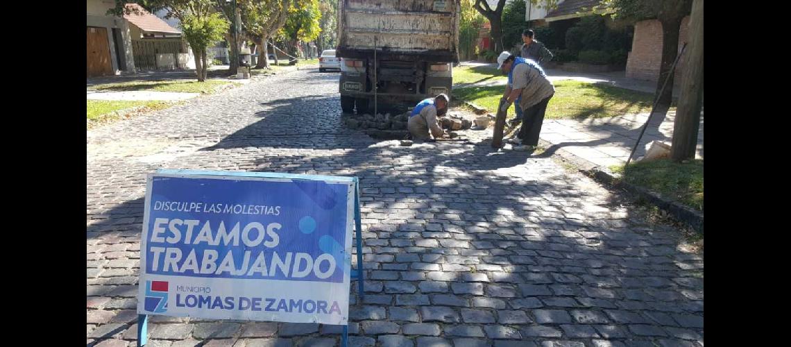 Lomas Oeste- avanzan las obras de asfalto y colocan nuevas luces