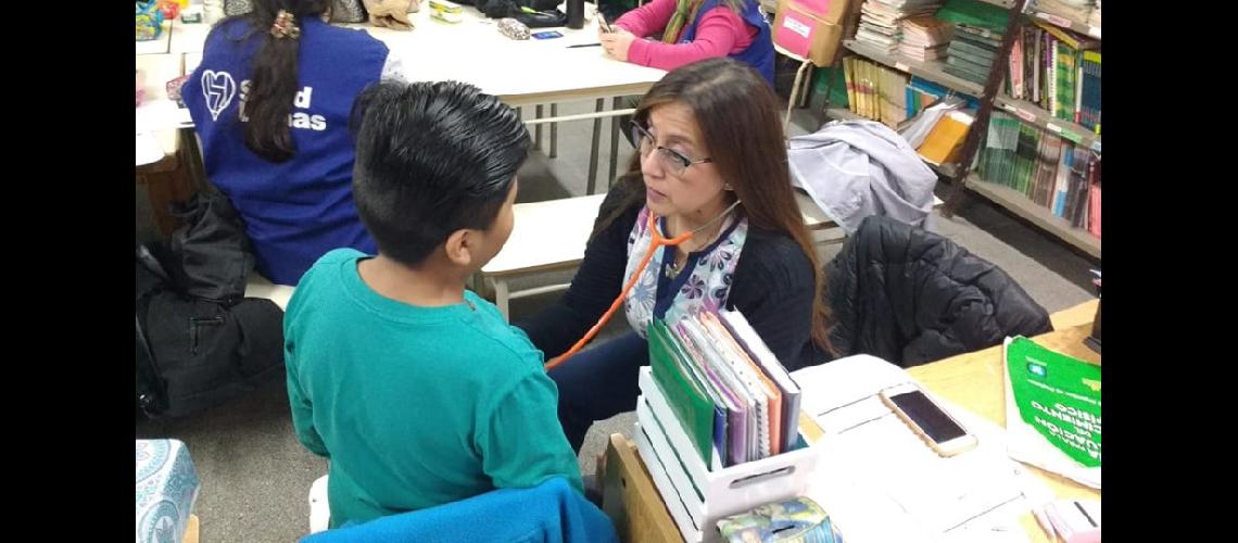 Controlaron la salud de los alumnos de la Primaria Nordm95 de Lomas