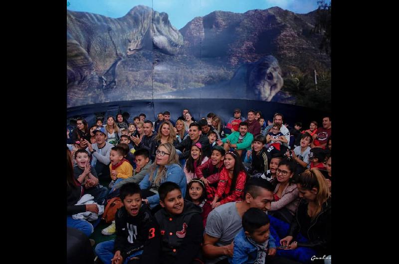 Llega el Planetario Moacutevil a las plazas y clubes de Lanuacutes