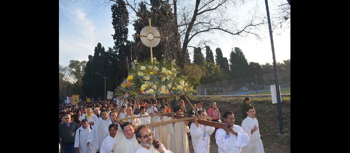 La dioacutecesis de Lomas celebroacute Corpus Christi