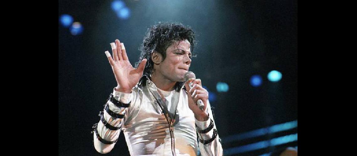Diez antildeos sin Michael Jackson un iacutedolo mundial con luces y sombras