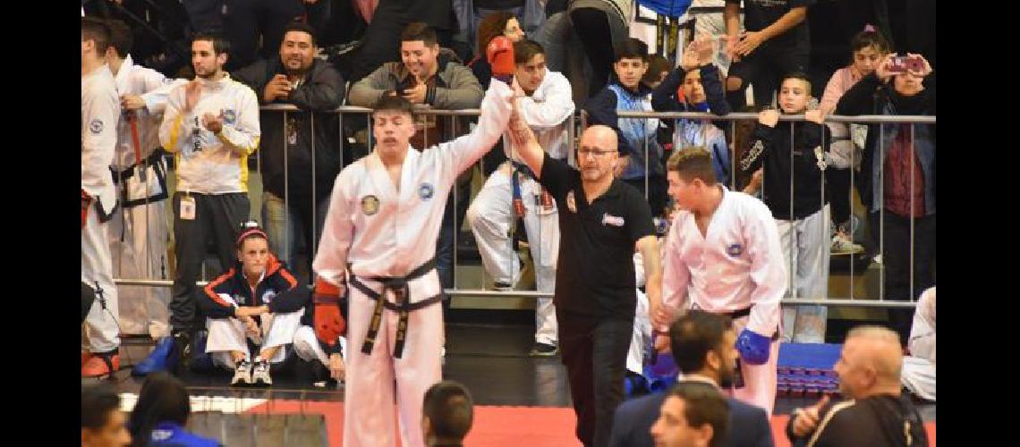 Asociacioacuten Taekwondo Sur se lucioacute en el Provincia y va por el Nacional