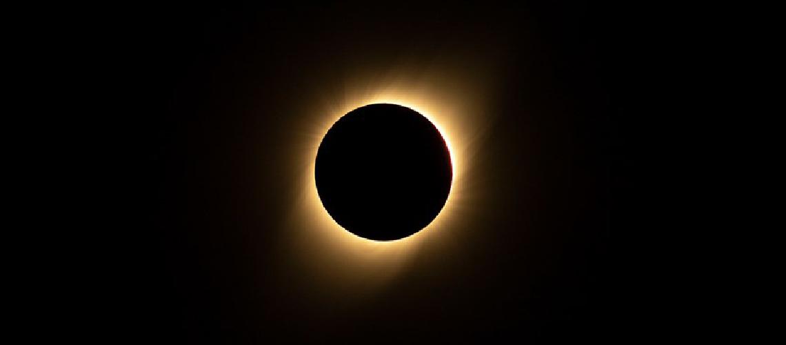 El eclipse solar acaparoacute la atencioacuten de millones