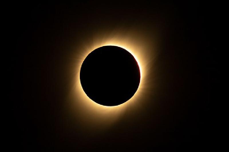 El eclipse solar acaparoacute la atencioacuten de millones