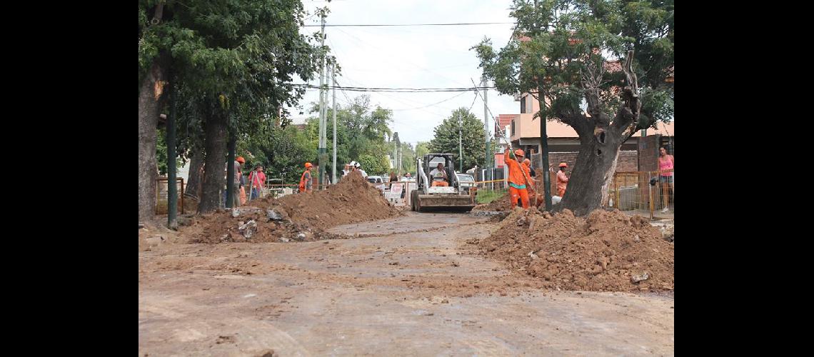 Cloacas- exigen que AySA termine las obras abandonadas en Lomas