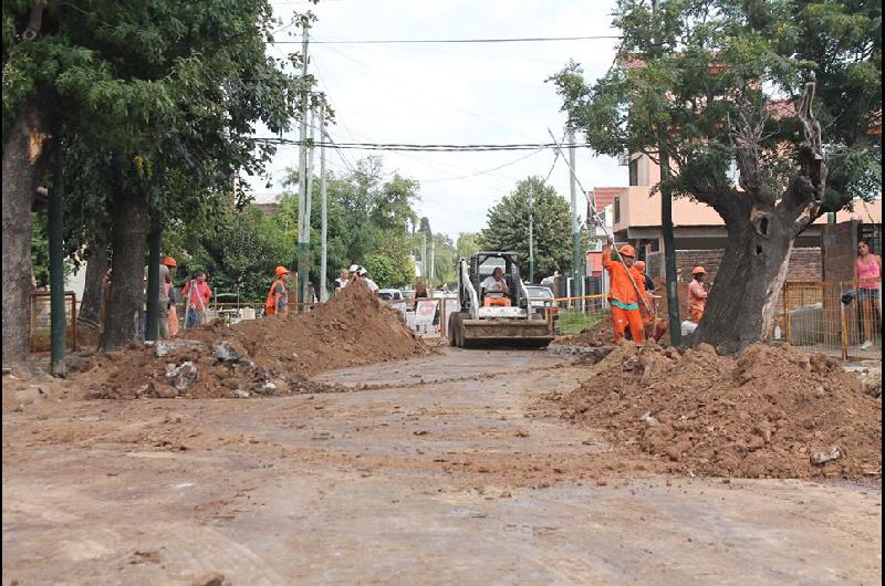 Cloacas- exigen que AySA termine las obras abandonadas en Lomas