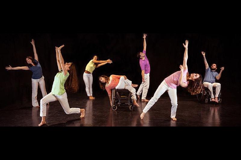 Danza Sin Fronteras cuenta con siete bailarines un creador de imagen y una directora