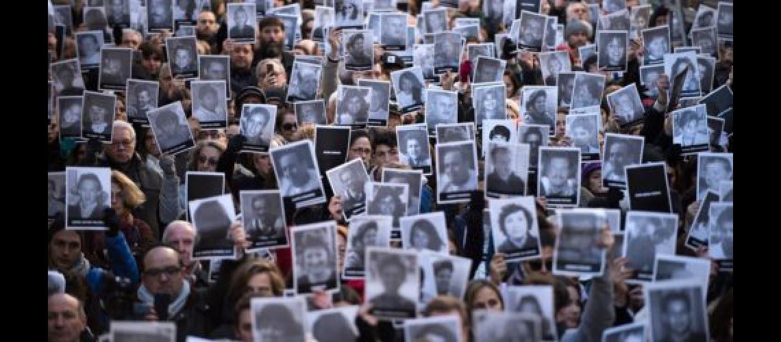 La AMIA volveraacute a reclamar justicia a 25 antildeos del atentado a la sede de la mutual judiacutea