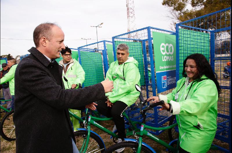 Lomas- entregaron bicicletas para los recuperadores urbanos