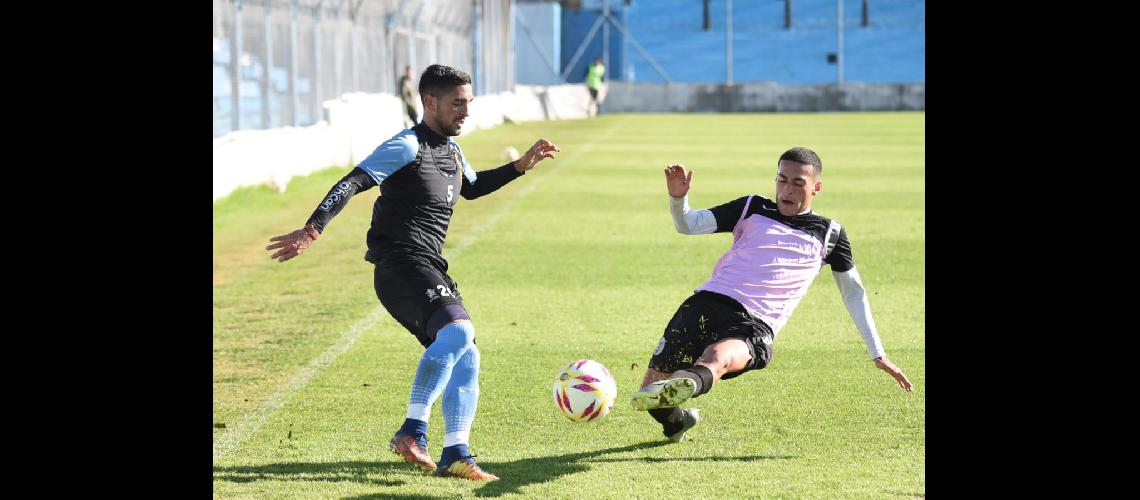 Primero jugaron los titulares y luego los suplentes
