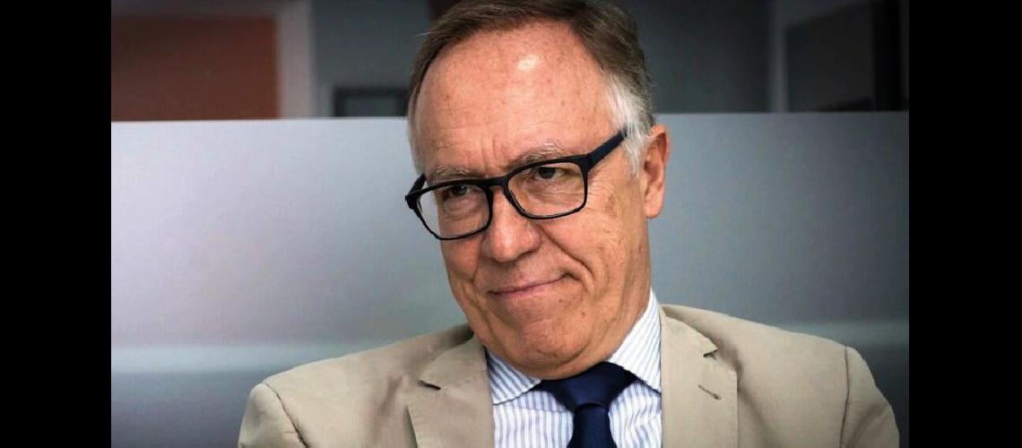 quotBasta de tomar plata afuera para durar un poquito maacutesrdquo exigioacute