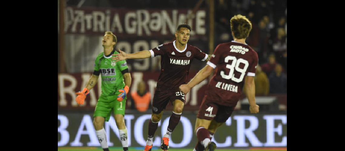 Lanuacutes fue menos pero tuvo efectividad y celebroacute en su cancha