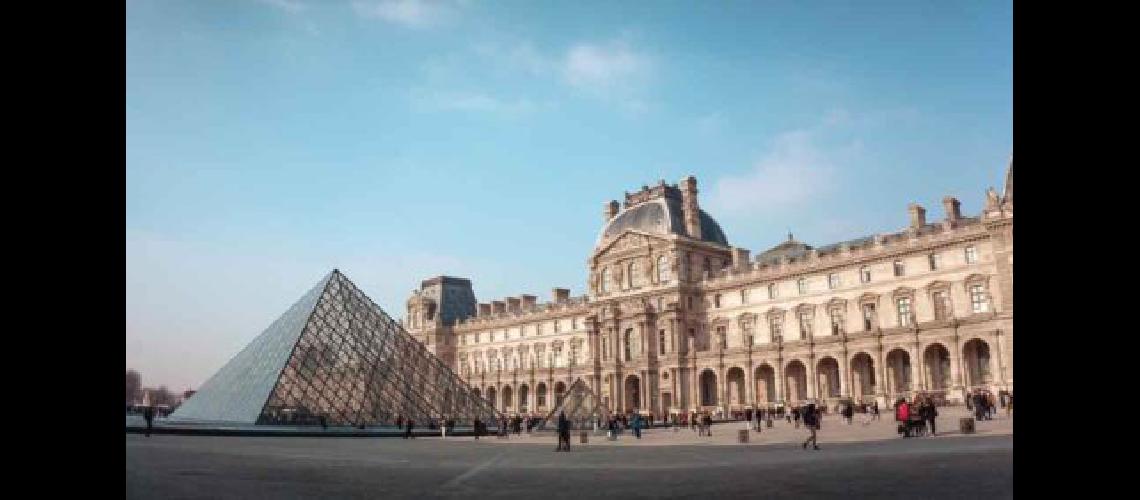 Tres artistas de Lanuacutes tendraacuten la chance de exponer en el Louvre