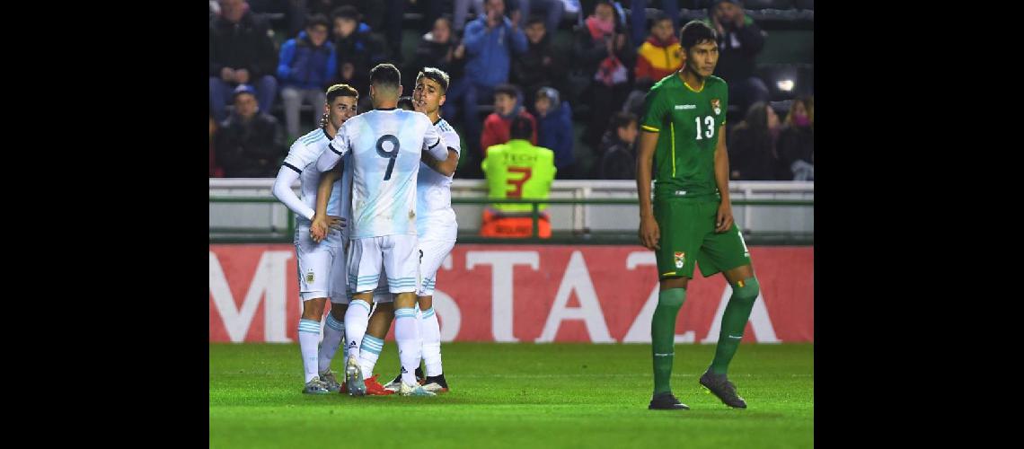 En Banfield Argentina se llenoacute de goles ante Bolivia
