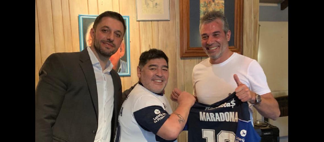 Gimnasia se embellece para recibir a Maradona