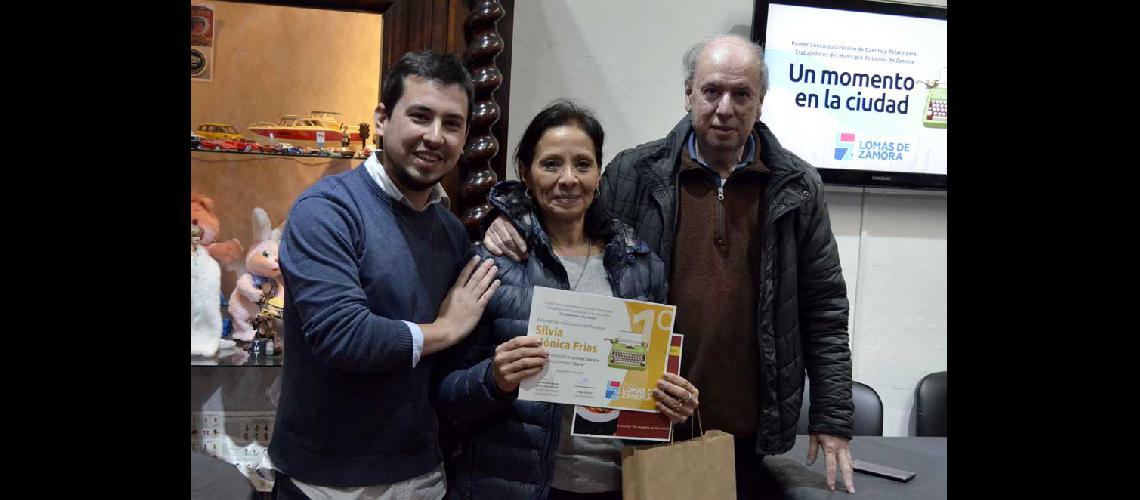 Silvia Friacuteas ganoacute el concurso lomense ldquoUn momento en la ciudadrdquo