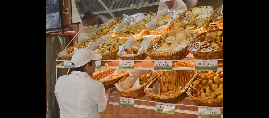 Panaderos se organizan contra los molinos que facturan en doacutelares