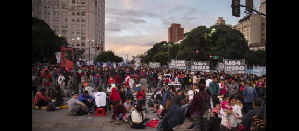 Organizaciones sociales vuelven a las protestas y amenazan con un acampe de 72 horas