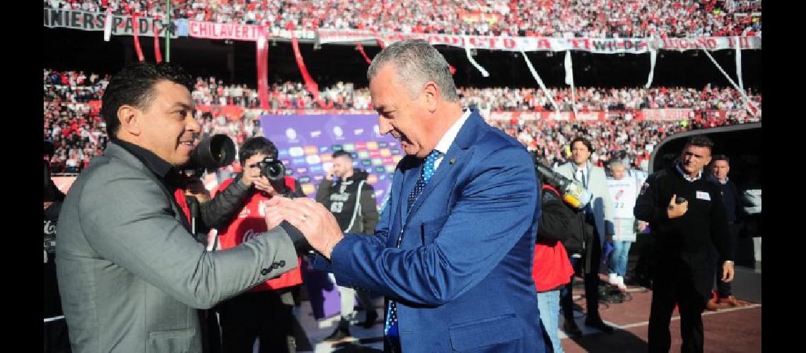 Con la mira en la Copa Libertadores River y Boca guardan soldados