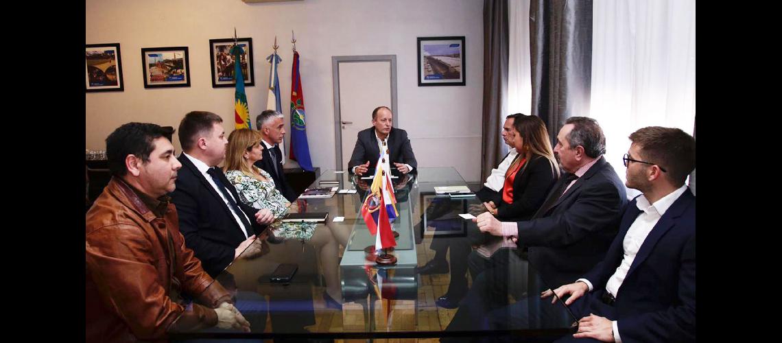 Ampliacutean los lazos comerciales a paiacuteses de la regioacuten y de Europa