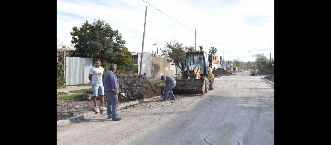 Lomas- avanza con muacuteltiples frentes en los barrios el asfalto de maacutes calles