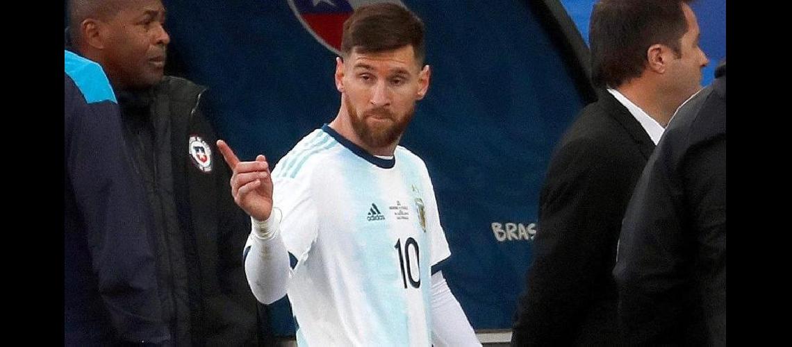 La Conmebol se negoacute a reducirle la sancioacuten a Messi