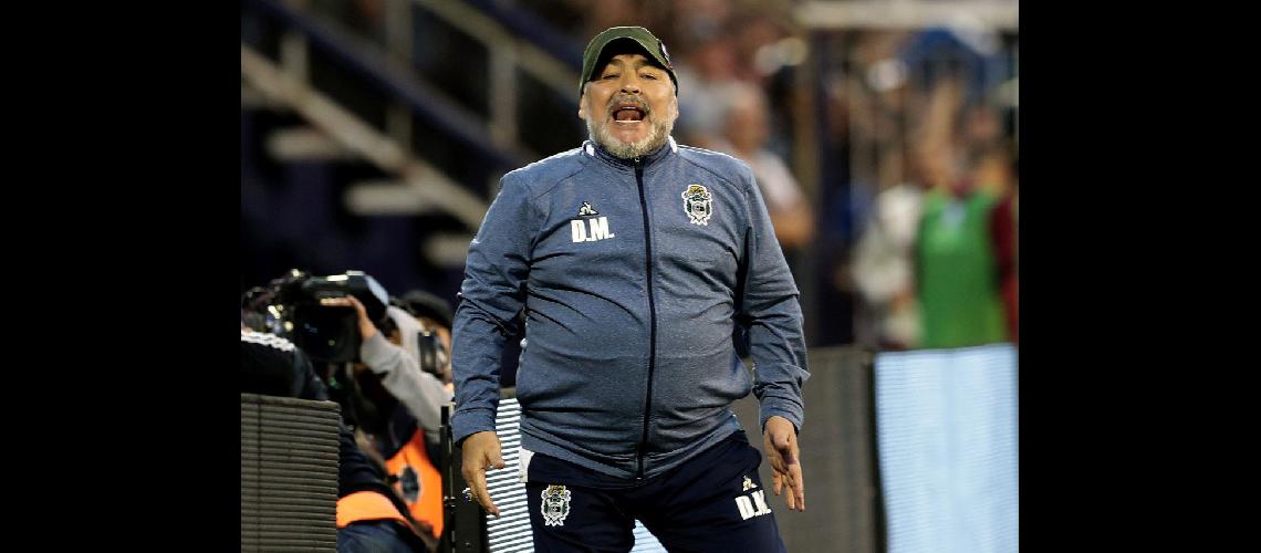 quotLos del VAR nunca jugaron al fuacutetbolquot afirmoacute el Diego 
