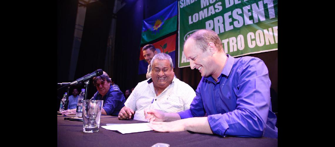 El Municipio de Lomas firmoacute un convenio con el Sindicato de Trabajadores locales